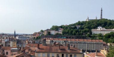 Lyon France 'ın çatıları ve manzarası.