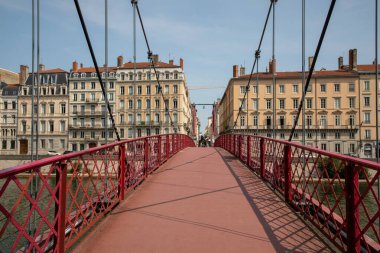 Lyon şehrinin Fransa 'sında meşhur yaya köprüsü.