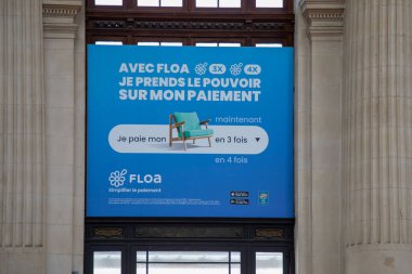 Bordeaux, Fransa - 03 02 2024: FLOA Bank marka logo ve Fransız e-ticaret şirketi Cdiscount 'un mali ortağı