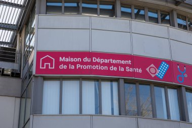 Bordeaux, Fransa - 03 04 2024: Maison du Department de la promosyon de la sante tabelası logosu ve metin markası sağlık tanıtım bürosu binası