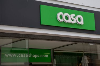 Bordeaux, Fransa - 04 11 2024: Casa logosu işareti ve dükkan dekorasyon mağazasının önündeki metin markası