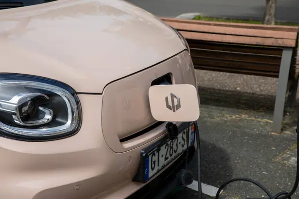 보르도 프랑스 2024 Leapmotor T03 텍스트 브랜드 거리에 자동차를 로열티 프리 스톡 이미지