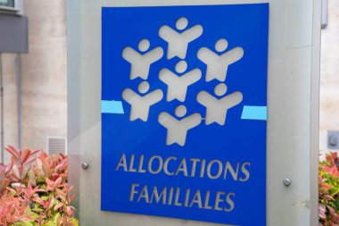 Bordeaux, Fransa - 04: 15: 2024: Caisse tahsisatları, aile logoları ve Aile Ödenekleri Fonu için Fransız Ajansı 'nın metin imzası.