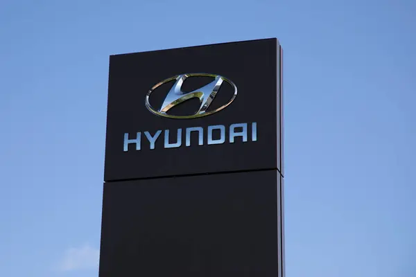 Bordeaux France 2024 Hyundai Logo Brand Automobile Dealership Text Sign — Stock Photo, Image