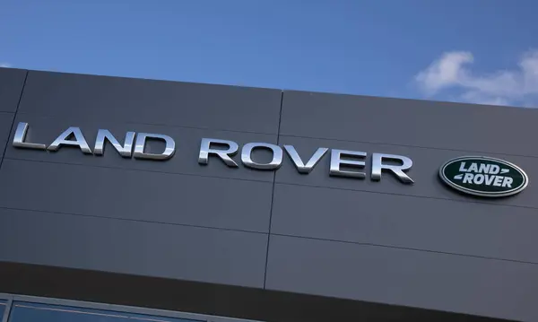 Bordeaux Frankrijk 2024 Land Rover Teken Tekst Detailhandel Logo Auto — Stockfoto