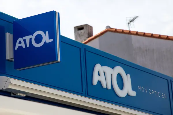 Bordeaux France 2024 Atol Brand Sign Text Logo Chain Entrance — Stock Photo, Image
