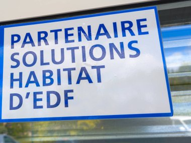 Bordeaux, Fransa - 04: 24 2024: EDF partenaire çözüm habitatı metin konut çözümü ortağı ve Fransız çokuluslu elektrik şirketi Fransa 'nın marka logosu