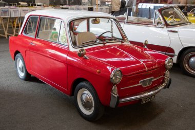 Bordeaux, Fransa - 04 24 2024: Otobianchi bianchina kırmızı araba İtalyan logosu ve metin işareti