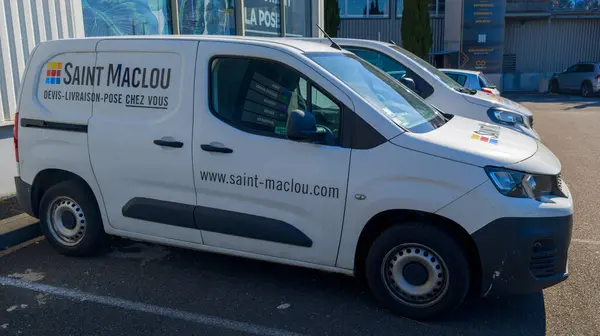 stock image Bordeaux , France -  05 12 2024 : Saint-Maclou store chain brand text and sign logo shop on delivery van in france