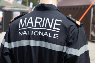 Bordeaux, Fransa - 06 03 2024: Deniz uyruklu Fransız Ordusu metni ve imzası