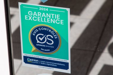 Bordeaux, Fransa - 05: 15 2024: Garantie Excellence logosu ve marka metin giriş kapısı fikir sistemi şirketi müşteri mükemmelliği garantisi