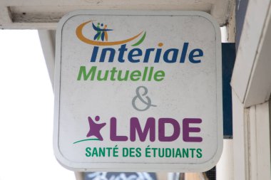 nantes, Fransa - 05 22 2024: dahili mutuelle lmde logosu imzası ve metin markası ofis giriş binası önü mutuelle des etudiants