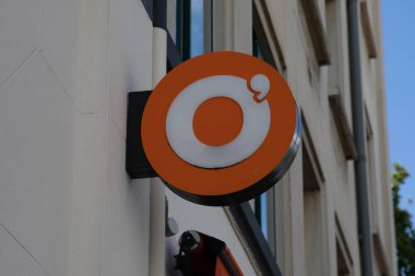 Bordeaux, Fransa - 06 11 2024: O 'Tacos logosu ve Fransız tacoları üzerine uzmanlaşmış metin işareti restoranı