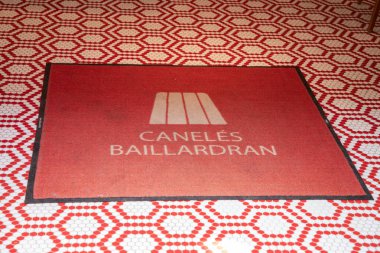 Bordeaux, Fransa - 06: 15 2024: Canele Baillardran logo metni ve Fransız Pasta Şirketi geleneksel Caneles Bordeaux 'dan yerel pastane işaretleri zinciri