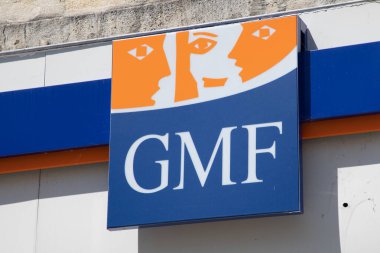 Bordeaux, Fransa - 07 27 27 2024: Fransız Devlet Memurlarının Ortak Garantisi şirketinin ofis giriş kartı ve logosu