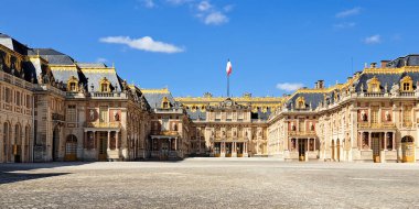 Versay Şatosu Sarayı Fransa cephesi inşa ediyor.