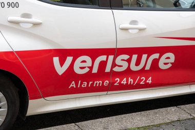 Bordeaux, Fransa - 10 09 2024: verisure logo işareti ve özel evde müdahale aracı alarmı tetiklendi