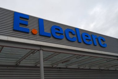 Bordeaux, Fransa - 09 11 2024: E.Leclerc süpermarket giriş işareti metin ve açık hava mağaza ön cephe zinciri logosu