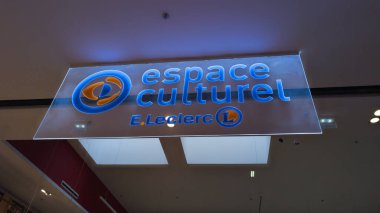 Bordeaux, Fransa - 11 21 21 2024: espace culturel leclerc logo markası ve metin girişi Fransızca zinciri mağaza diski sanat atölyesi.