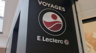 Bordeaux, Fransa - 12: 15 2024: E.leclerc seyahatleri Seyahat acentesi mağaza ofis cephesi logo ve metin markası imzaladı