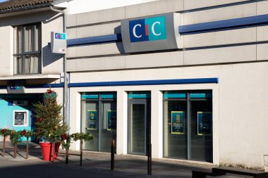 Bordeaux , France - 12 15 2024 : CIC logo sign and text brand facade of agency bank entrance office of french Credit Industriel et Commercial clipart