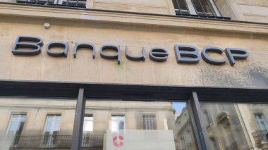 Bordeaux, Fransa - 12: 15 2024: bcp bankası metin imzası ve ofis bankasının ön cephesi logosu