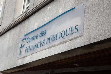 Bordeaux, Fransa - 03 06 2025: Centre des finanse ediyor Fransız kamu maliyesinin ön cephe ofis binasında logo işareti olan metnini basıyor