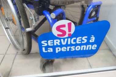 Bordeaux, Fransa - 03 29 2025: hizmet a la personne logo markası ve kişisel hizmetler yardım bürosu Fransız etiket zinciri imzalama