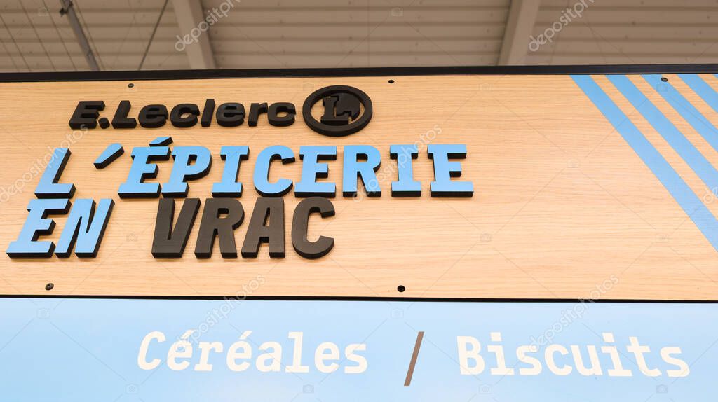 Bordeaux , France -  04 01 2025 : E.Leclerc epicerie en vrac sign brand French hypermarket leclerc logo text on bulk grocery store store entrance market