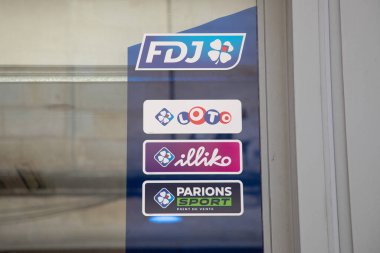 Bordeaux, Fransa - 04 10 2025: fdj la francaise des jeux mağaza işareti ve metin logosu illiko parions spor oyunu butik ön cephede