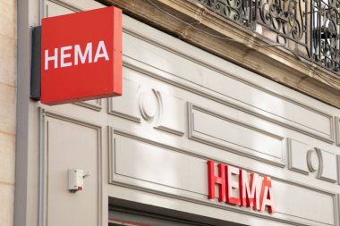 Bordeaux, Fransa - 04 10 2025: Hema shop metin işareti kırmızı logo marka zinciri.