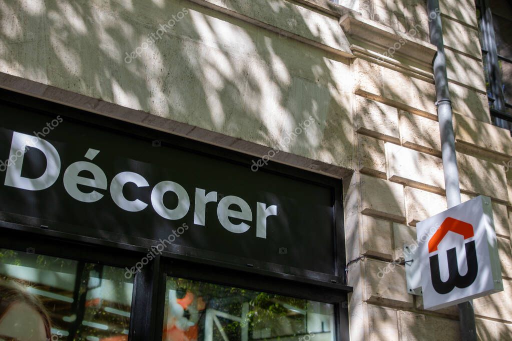 Bordeaux ,  France - 04 10 2025 : weldom store facade chain storefront brand of DIY store with w logo text and sign on shop front