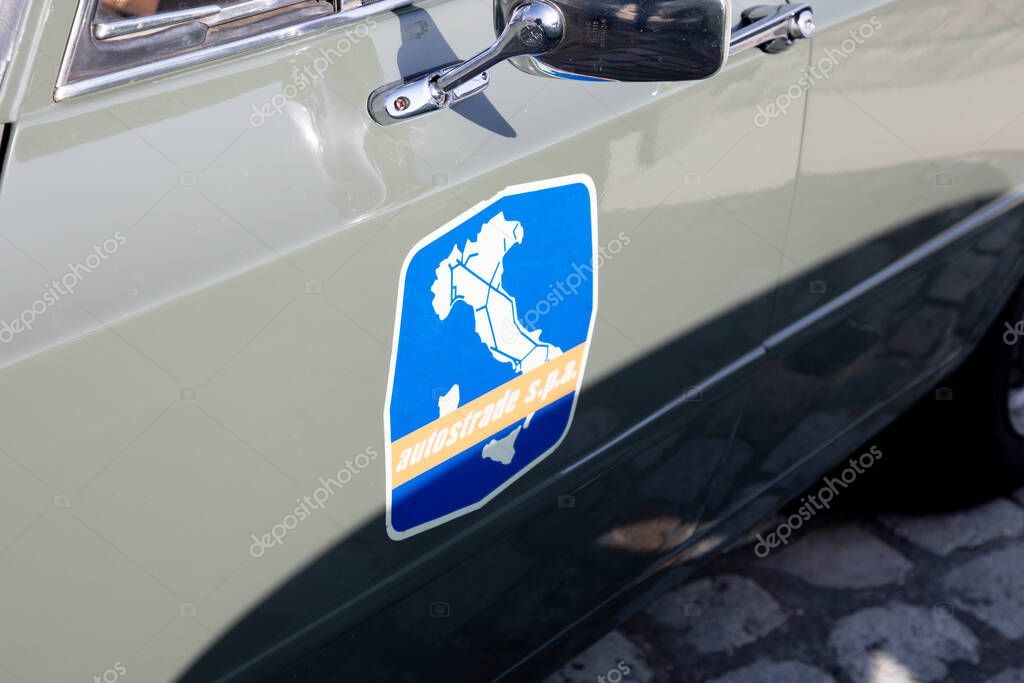 Bordeaux , France - 04 11 2025 : polizia autostrade s.p.a. spa car logo brand and text sign on alfa romeo police side white blue of italian highway patrol vehicle