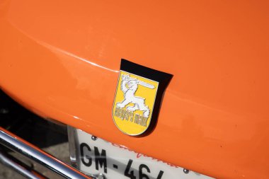 Bordeaux, Fransa - 04 22 2025: Meyers Manx logosu ve metin imzası vw dune Buggies Volkswagen Turuncu Araba 70 'ler