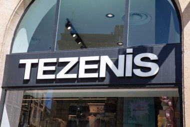 Bordeaux, Fransa - 04 28 2025: ergenler için iç çamaşırı mağazası mağazası butik moda logosu metin zinciri ve sokak ön cephe kenti iç çamaşırı mağazası moda tabelası