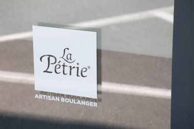 Bordeaux, Fransa - 04 29 29 2025: la petrie artisan boulanger marka logo ve Fransız fırını geleneksel ekmek geleneksel Fransa resmi etiketi fırıncı un değirmeni