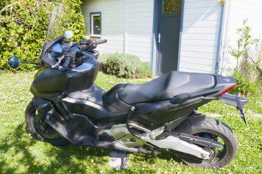 Bordeaux, Fransa - 05 03 03 2025: Honda for za 750 motorsiklet logosu ve metin markalı yan japon motosiklet motosikleti