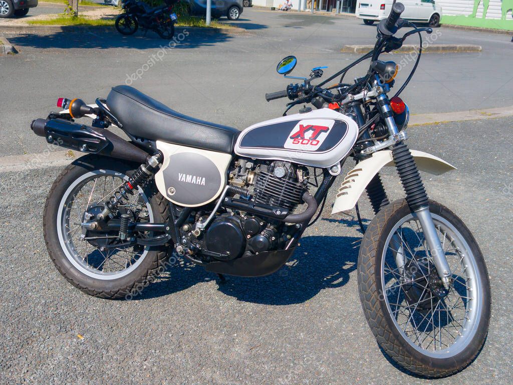 Bordeaux, france - 05 05 2025 : yamaha xt 500 old vintage ancient motorbike logo brand and text sign on motorcycle fuel vintage retro tank petrol