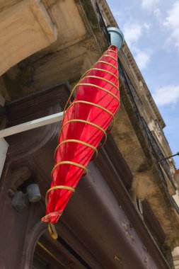 Bordeaux, 05 09 2025: Tabac havuç kırmızı dükkan tütün dükkânı marka mağaza önü logo zinciri giriş mağazası ön cephe mağazası