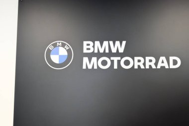 Bordeaux, Fransa - 09 05 05 2025: bmw motorrad logosu ve Alman motosiklet bayiliğinin simgesi motosiklet satışı