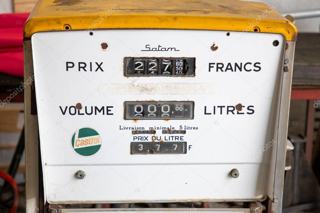 Bordeaux , France - 05 11 2025 : castrol satam old gas pump station motor oil logo text and sign british global brand patented industrial automotive lubricants