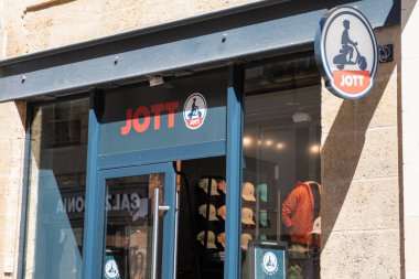 Bordeaux, Fransa - 05 16 2025: Jott en iyi mağaza metin markasının hemen üzerinde ve logo ön cephe giriş duvarları mağaza zinciri mağaza önü giysileri