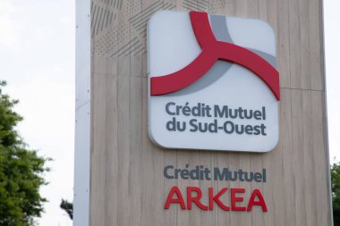 Bordeaux, Fransa - 05 22 22 2025: Apartman cephesinde Fransız bölgesel yönetimi özel sermaye bankası ofisindeki kredi karşılıklı arkea logo metni ve marka işareti