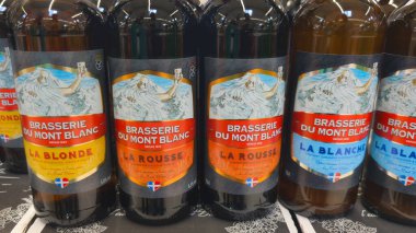 Bordeaux, Fransa - 05: 27 27 2025: brasserie du mont-blanc bira markası işareti ve yerel süpermarkette metin logosu