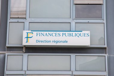 Bordeaux, Fransa - 06 12 2025: Fransız kamu maliyesini logo işareti ve ön cephe ofis binasındaki marka metni ile finanse ediyor