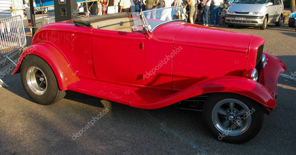 Bordeaux , France -  10 01 2025 : ford 32 convertible hotrod 1932 car red custom roadster type a model