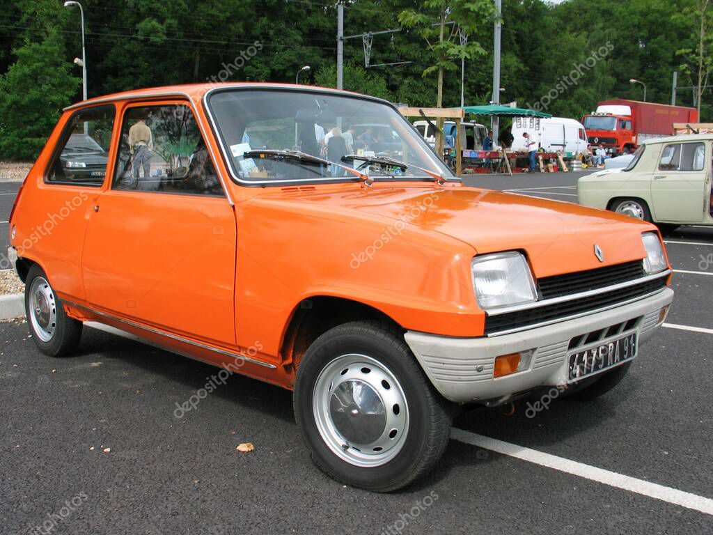 Bordeaux , France -  10 01 2025 : renault 5 orange seventies vintage retro car oldtimer r5 logo brand and text sign ancient vehicle