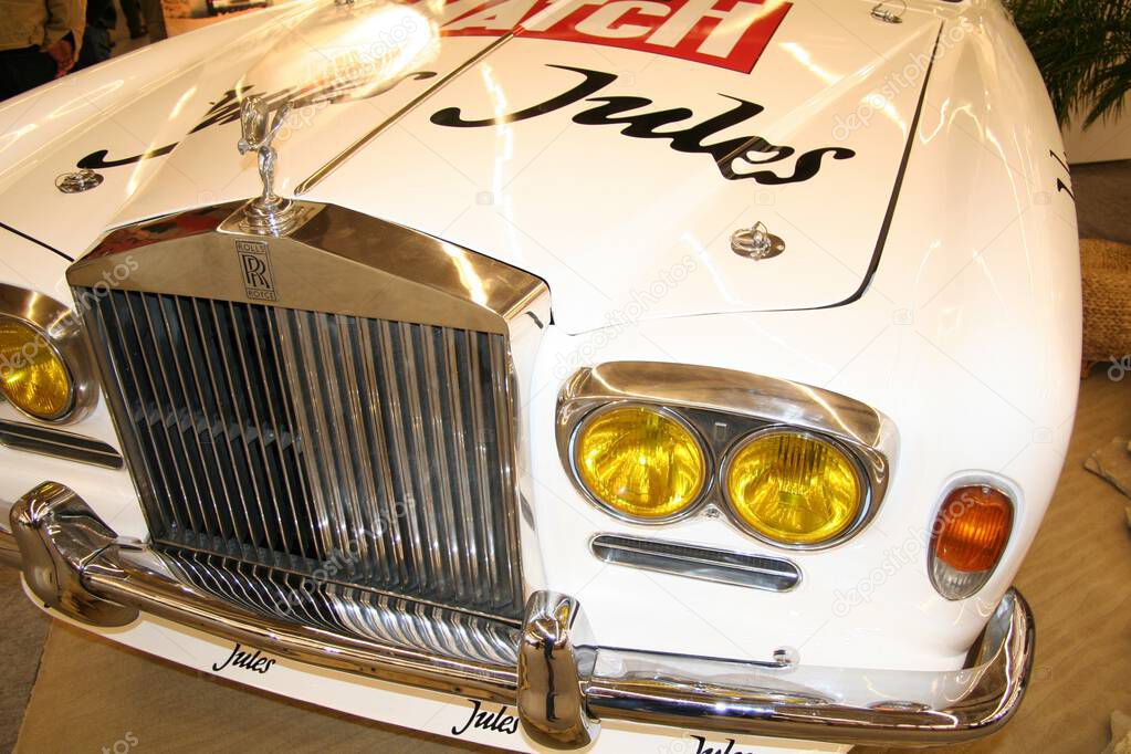 Bordeaux , France - 10 09 2025 : rolls royce silver shadow II classic car logo brand and sign text paris dakar 1981 radiator grill branding jules paris match