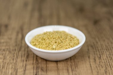 Dondurulmuş kurutulmuş yer avokadosu, Omega 3 desteği için içeceğe eklenebilir..