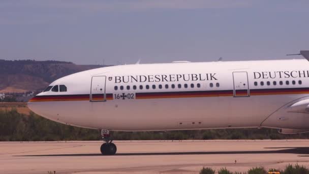 Madrid Spain June 2022 Government Airplane Germany Seen Take Torrejon — стоковое видео